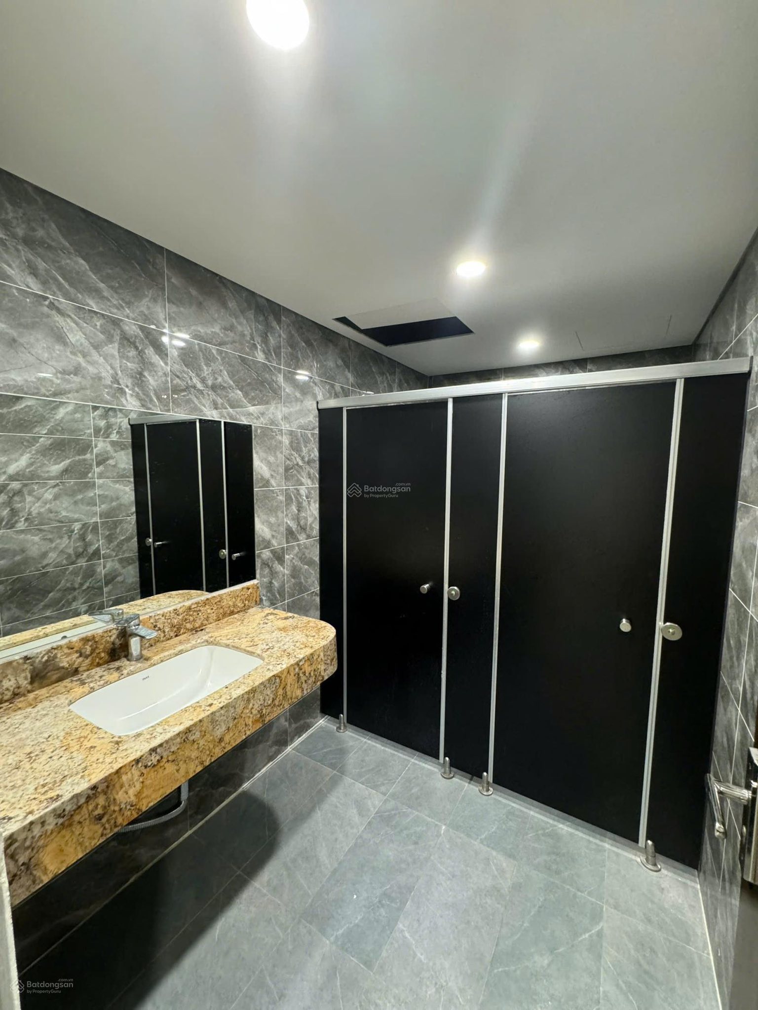 Cho thuê MBKD Mặt Phố Đặng Tiến Đông 235m2 sàn, PCCC, VAT đầy đủ nếu cần - Ảnh 4